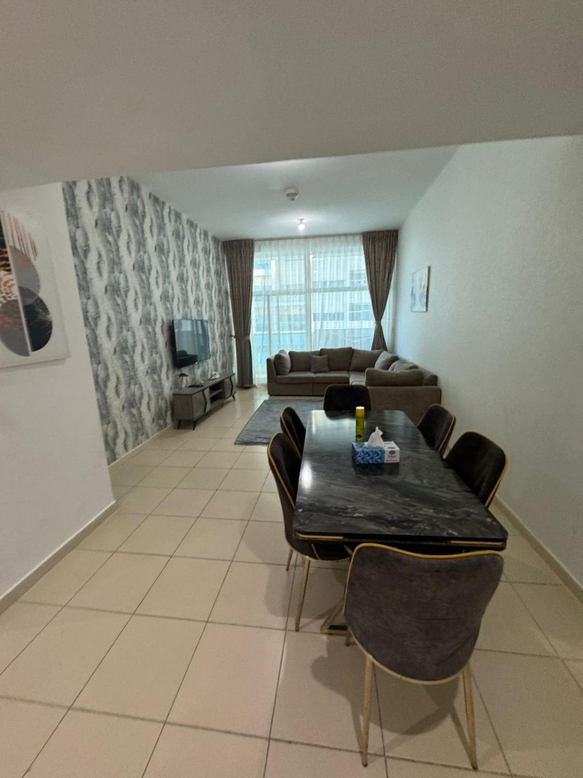 Elegent 2bhk Next To The With Pool,gym,garden,kids Play Area,learning Centre,shops,cafe,restaurants